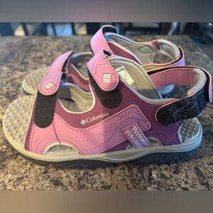 NWT Columbia Sandals Size 4. Never worn.